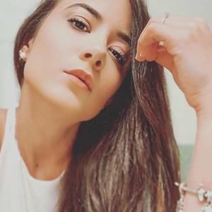 Meet your Posher, Gabriela